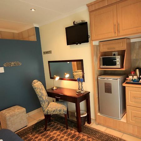 Avalon Guest Manor Hotel Newcastle Bagian luar foto