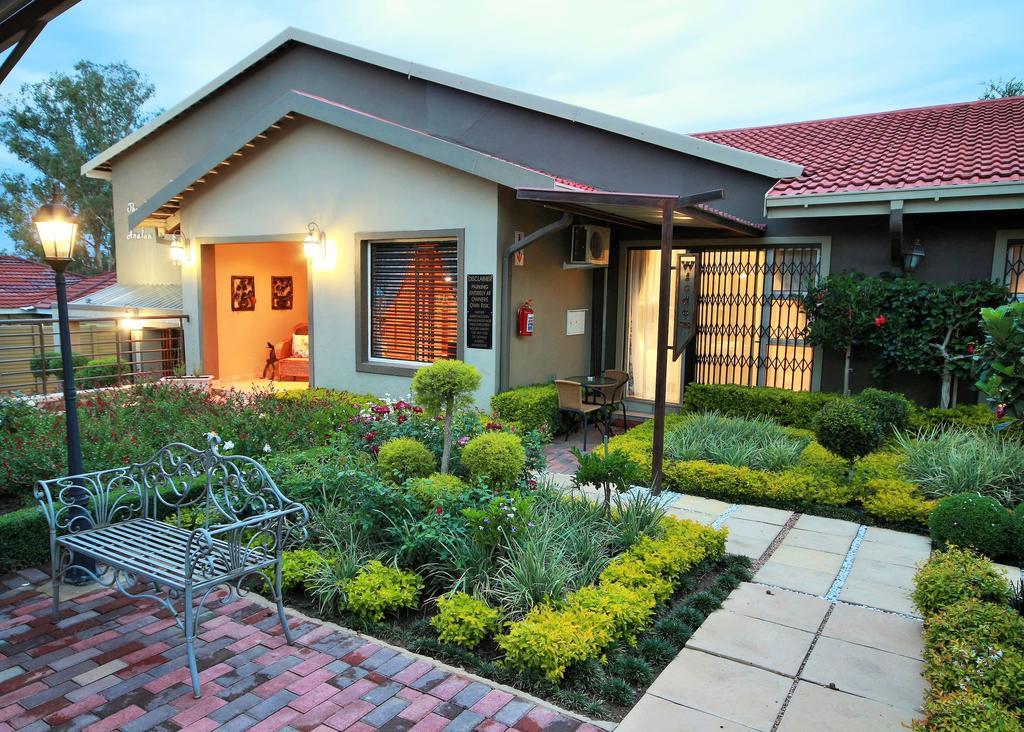 Avalon Guest Manor Hotel Newcastle Bagian luar foto